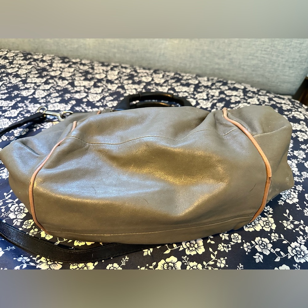 Authentic adorable butter soft Grey Chloe bag with shoulder strap - Picture 4 of 10